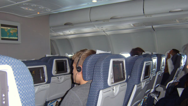 வீட்ல போற மாதிரி விமானத்திலும் ஃப்யூஸ் போகுமா? இந்த விஷயத்தை உங்ககிட்ட யாரும் சொல்ல மாட்டாங்க!