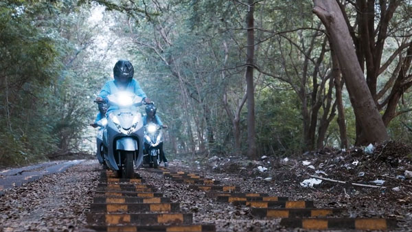 தமிழகத்தில் ஆம்பியர் மின் வாகனங்களுக்கான அனுபவ மையம் திறப்பு... எந்த இடத்துல திறந்திருக்காங்க தெரியுமா?