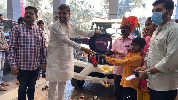 சொல்லியபடியே புத்தம் காரை வழங்கிய ஆனந்த் மஹிந்திரா... பயன்படுத்தவே முடியாது வாகனத்திற்கு இப்படி ஒரு எக்ஸ்சேஞ்சா!!