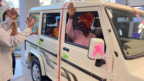 சொல்லியபடியே புத்தம் காரை வழங்கிய ஆனந்த் மஹிந்திரா... பயன்படுத்தவே முடியாது வாகனத்திற்கு இப்படி ஒரு எக்ஸ்சேஞ்சா!!