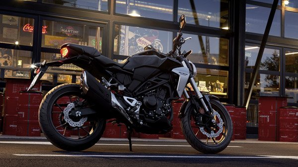 2022 ஹோண்டா சிபி300ஆர் பைக் ஐரோப்பாவில் வெளியீடு!! மேம்படுத்தப்பட்ட ஸ்டைல் & கூடுதல் இயக்காற்றல்!