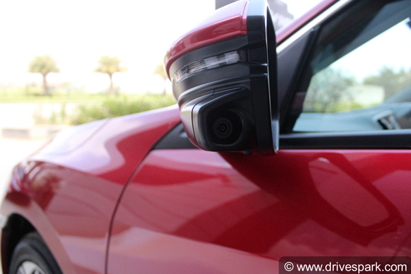 அழகோ அழகு!! ஐந்து கவர்ச்சியான தோற்றத்திலான ஒஆர்விஎம்களை கொண்ட கார்களின் பட்டியல் இதோ!