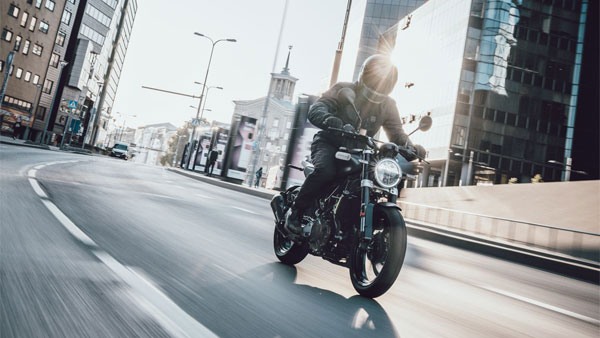 இந்தியாவில் விற்பனையாகும் ஹஸ்க்வர்னா பைக்குகள் இவ்வளவுதானா!! ஏற்றுமதி மட்டும் டாப் கியரில் இருக்கு!