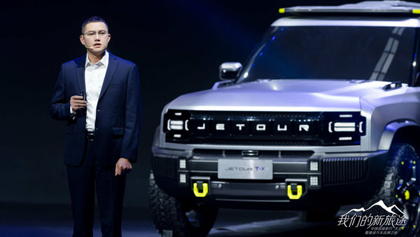 ரெண்டு ஃபேமஸான காரை காப்பி செய்து உருவாக்கப்பட்ட கார்... டூப்ளிகேட் செய்வதில் சீனர்களுக்கு நிகர் சீனர்களே!