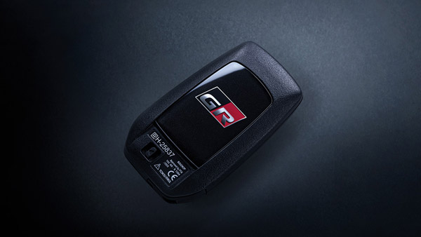 தம்மாதுண்டு பிளாஸ்டிக் ஆட்டி படைக்குது... கார் கீ-க்கு இருக்கும் சீக்ரெட் பவர்கள்... இவ்ளோ நாளா தெரியாம போச்சே!