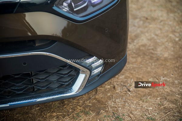 3வது வரிசையில் கூட தாராளமான இடவசதி... எம்பிவி கார்னா இப்படிதான் இருக்கணும்... Kia Carens ரிவியூ!