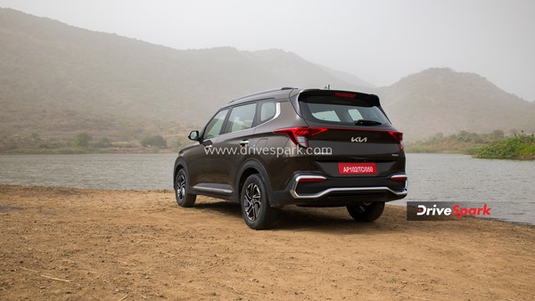 3வது வரிசையில் கூட தாராளமான இடவசதி... எம்பிவி கார்னா இப்படிதான் இருக்கணும்... Kia Carens ரிவியூ!