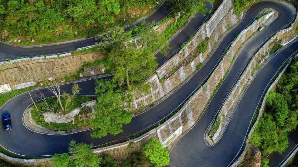 ஆனந்த் மஹிந்திராவின் ட்விட்டால் உலகளவில் ட்ரெண்டாகிய நமது கொல்லிமலை!! பைக் ரைடர்ஸ் குவிய போறாங்க...!