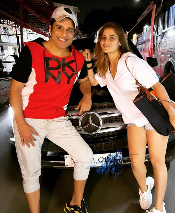 கப்பல் போன்ற சொகுசு காரை வாங்கிய காமெடி நடிகர்... எப்பா இந்த காரோட விலை இவ்ளோ அதிகமா!!