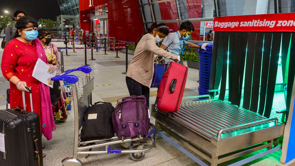 விமானத்தில் பவர் பேங்க்கை கொண்டு செல்ல முடியுமா? அடிக்கடி போறவங்களுக்கு கூட இந்த வினோதமான ரூல்ஸ் தெரியாது!