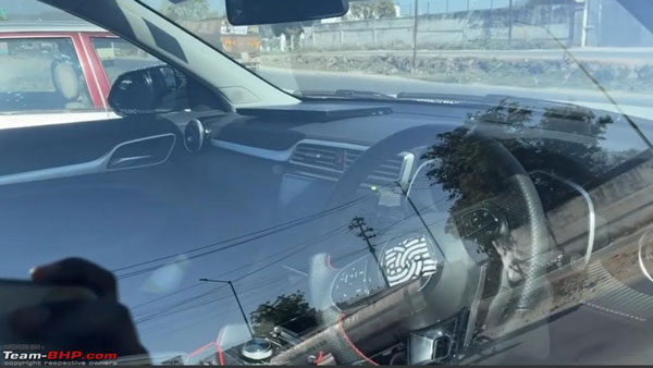 ஆஸ்டரின் கேபின் உடன் 2022 எம்ஜி இசட்.எஸ் இவி ஃபேஸ்லிஃப்ட் கார்!! பிப்ரவரியில் அறிமுகம்!