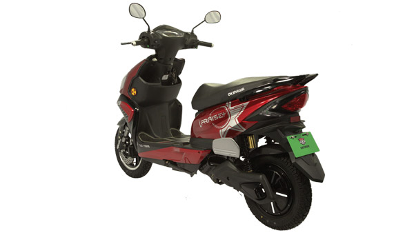 போன வருஷம் அதிகமா விற்பனையான எலெக்ட்ரிக் டூ-வீலர் எது தெரியுமா? எந்த வருஷத்திலும் இல்லாத அளவு விற்பனையாயிருக்கு!