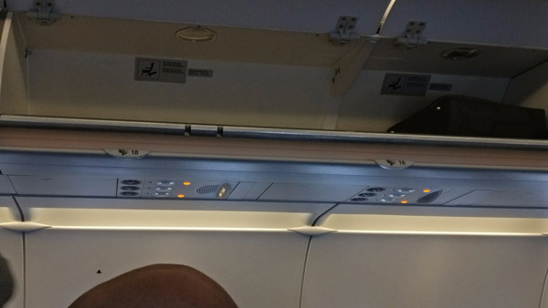 இவ்ளோ நாளா கவனிக்காம விட்டுட்டோமே... விமானங்களில் 13 மற்றும் 17வது வரிசை இருக்கைகள் இருக்காது... ஏன் தெரியுமா?