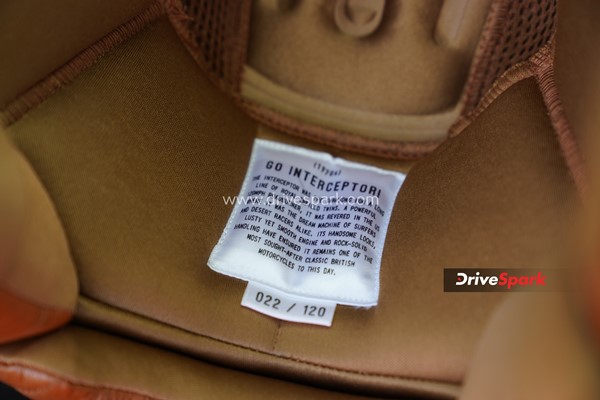 ஹெல்மெட் சூப்பரா இருக்கு... இசிஇ, டிஓடி, ஐஎஸ்ஐ சான்று பெற்ற ராயல் என்பீல்டு லிமிடெட் எடிசன் ஹெல்மெட்! ரிவியூ தகவல்!