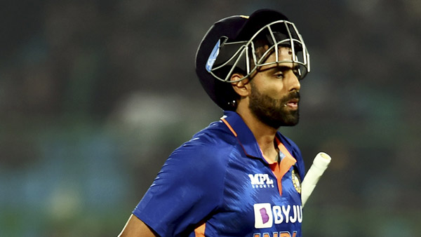 தோனியை போலவே மிக மிக பழங்கால காரை வாங்கிய கிரிக்கெட் வீரர்... யாருனு தெரிஞ்சா நிச்சயம் ஆச்சரியப்படுவீங்க!