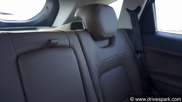 காருக்குள்ள வாட்டர் பாட்டிலை வெச்சிட்டு போகாதீங்க... ஏன் தெரியுமா? இந்த விஷயத்தை யாரும் சொல்ல மாட்டாங்க!