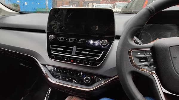 டாடா ஹெரியர் காரின் உட்புறத்தை மாடிஃபை செய்தால், இப்படி செய்ய வேண்டும்!! வீடியோ