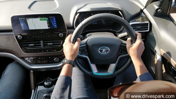 புதுசா கார் வாங்கறப்ப இன்டீரியரில் எதையெல்லாம் கவனிக்கனும் தெரியுமா? இந்த விஷயத்தை யாரும் சொல்ல மாட்டாங்க!