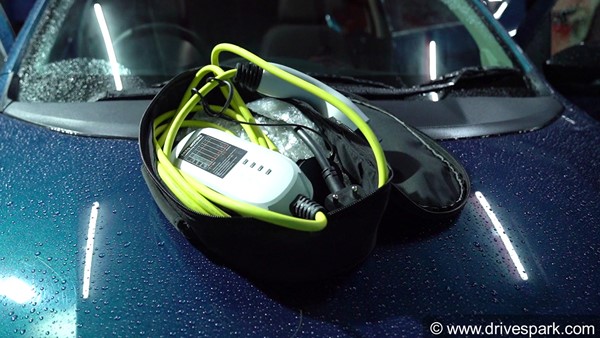 எலெக்ட்ரிக் காரை அதிக ரேஞ்ஜ் தரும் காராக மாற்றுவது எப்படி? எல்லாம் உங்க கையிலதான் இருக்கு! இதோ உங்களுக்கான டிப்ஸ்!