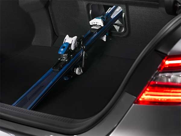 மிக விரைவில் விற்பனைக்கு வருகிறது கேம்ரி ஹைபிரிட் கார்... சமூக வலைதள பதிவின் வாயிலாக உறுதி செய்த டொயோட்டா!