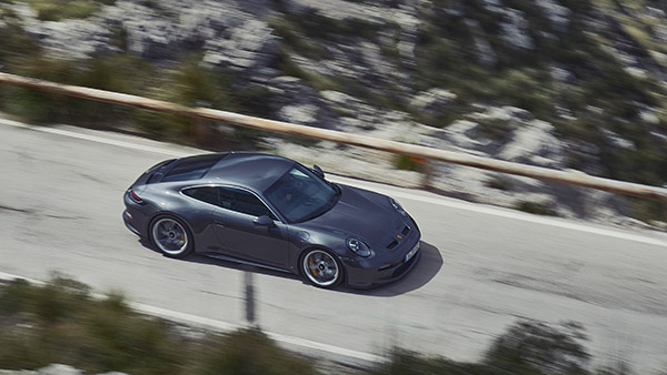 2022 போர்ஷே 911 ஜிடி3 கார்கள் இந்தியாவில் விற்பனைக்கு அறிமுகம்!! சுமார் ரூ.2.50 கோடியாக விலை நிர்ணயம்!