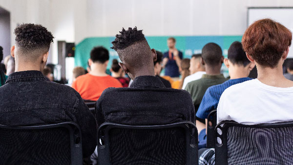 வானிலை மட்டும் காரணமல்ல... விமானங்களை ஏன் ரத்து செய்கின்றனர் தெரியுமா? இந்த ரகசியங்களை யாரும் சொல்ல மாட்டாங்க!