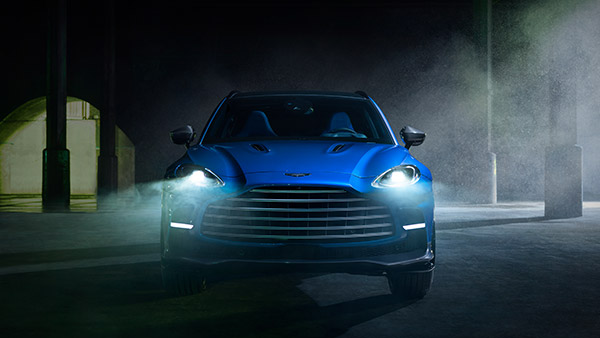 இவ்ளோ வேகமா போன நம்மால தாங்க முடியும்!.. உலகின் மிக அதிக திறன் கொண்ட எஸ்யூவி கார் அறிமுகம்!