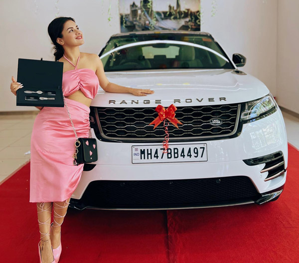 ரூ. 86.75 லட்சம் விலையுள்ள சொகுசு காரை வாங்கிய பிரபல நடிகை... அவங்களோட ரசிகர்களே இத எதிர்பார்த்திருக்க மாட்டாங்க!