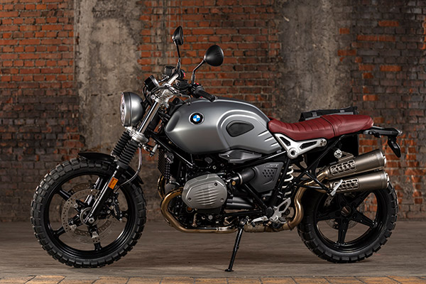 காஸ்ட்லியான பைக்கை வாங்கிய இயக்குனர் வெற்றிமாறன்... விலை எவ்ளோனு தெரிஞ்சா மயக்கமே போட்றுவீங்க!