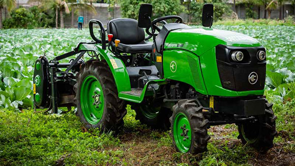 வெளிநாட்டு விவசாயிகளும் நல்லா இருக்கணும்... ஏற்றுமதி செய்யப்படும் இந்தியாவின் முதல் எலெக்ட்ரிக் டிராக்டர்!