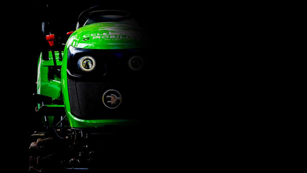 வெளிநாட்டு விவசாயிகளும் நல்லா இருக்கணும்... ஏற்றுமதி செய்யப்படும் இந்தியாவின் முதல் எலெக்ட்ரிக் டிராக்டர்!