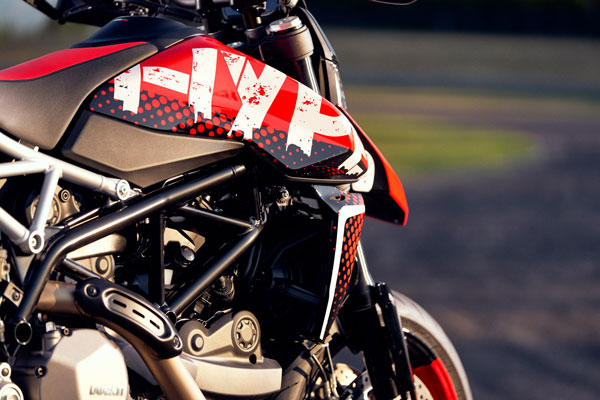 மிக மிக விலையுயர்ந்த பைக்கின் டெலிவரியை தொடங்கியது டுகாட்டி! இதோட விலைக்கு 2 பலேனோ காரையே வாங்கலாம்!