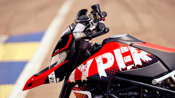 மிக மிக விலையுயர்ந்த பைக்கின் டெலிவரியை தொடங்கியது டுகாட்டி! இதோட விலைக்கு 2 பலேனோ காரையே வாங்கலாம்!