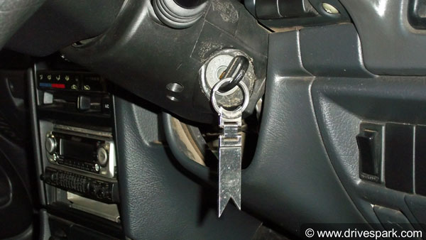 காரை ஜம்ப் ஸ்டார்ட் செய்வது எப்படி?.. இந்த நிலைமை வராமல் இருக்க என்ன செய்யலாம்?.. இதோ இரண்டுக்குமான பதில்!!