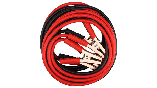 காரை ஜம்ப் ஸ்டார்ட் செய்வது எப்படி?.. இந்த நிலைமை வராமல் இருக்க என்ன செய்யலாம்?.. இதோ இரண்டுக்குமான பதில்!!