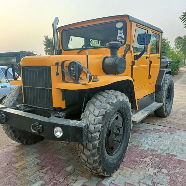 இது மஹிந்திரா பொலிரோ வாகனம்னு சொன்னா நிச்சயம் யாரும் நம்பமாட்டீங்க... ஆனா அதான் உண்மை!! நிஸான் ஜோங்காவாக...