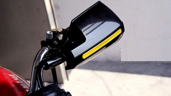 ஸ்டைலுக்காக அல்ல... பைக்கில் இதை எதுக்காக குடுக்கறாங்க தெரியுமா? இந்த விஷயத்தை யாரும் சொல்ல மாட்டாங்க!