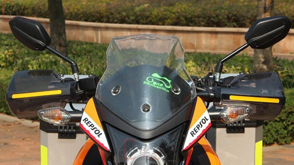 ஸ்டைலுக்காக அல்ல... பைக்கில் இதை எதுக்காக குடுக்கறாங்க தெரியுமா? இந்த விஷயத்தை யாரும் சொல்ல மாட்டாங்க!