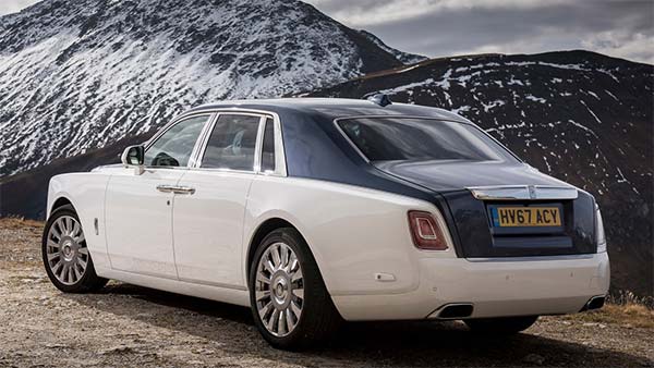 திருமணத்திற்கு ஹெலிகாப்டர் காரை புக்கிங் செய்ய போட்டி போடும் மக்கள்! வாடகை எவ்ளோனு தெரிஞ்சா ஆச்சரியப்படுவீங்க!