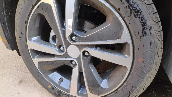 மாருதி பலேனோவிற்கு போட்டியாக, புதிய நீல நிறத்தில் டாடா அல்ட்ராஸ்!! ஸ்பை வீடியோ வெளியீடு!