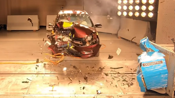 அடேங்கப்பா இத்தனை கார்களா?.. இந்தியாவில் விற்பனைக்கு கிடைக்கும் மிக மிக அதிக பாதுகாப்பான கார்களின் பட்டியல்!