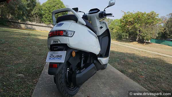 கிடுகிடுவென உயரும் எலெக்ட்ரிக் ஸ்கூட்டர் விற்பனை! அதிரடியான காரியத்தை செய்த முன்னணி நிறுவனம்! என்னனு தெரியுமா?