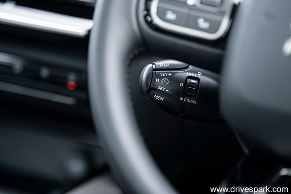 ஒரு செகண்ட்ல என்ன வேணாலும் நடக்கும்... காரில் க்ரூஸ் கண்ட்ரோலை யூஸ் பண்ணும்போது செய்ய வேண்டிய விஷயங்கள்!