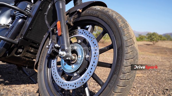 பயண சவுகரியம் எப்படி இருக்கு? யெஸ்டி ரோட்ஸ்டர் டெஸ்ட் ரைடு ரிவியூ!! மீட்டியோர் 350 பைக்கை சமாளிக்குமா? 