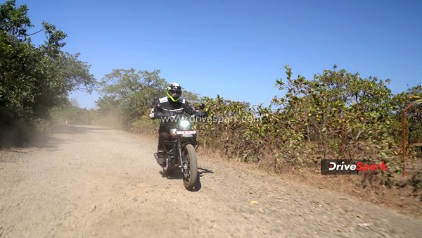 ரைடிங் அனுபவம் சூப்பர்... யெஸ்டி ஸ்கிராம்ப்ளர் மோட்டார்சைக்கிள் ஓட்ட எப்படி இருக்கு?.. இதோ ரிவியூ தகவல்!