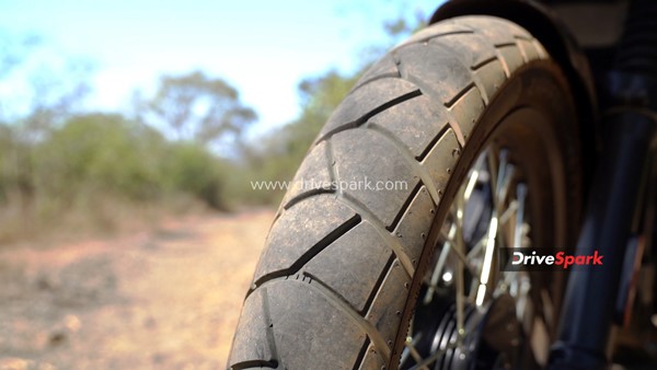 ரைடிங் அனுபவம் சூப்பர்... யெஸ்டி ஸ்கிராம்ப்ளர் மோட்டார்சைக்கிள் ஓட்ட எப்படி இருக்கு?.. இதோ ரிவியூ தகவல்!