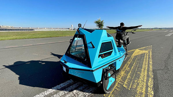 சைக்கிள், போட், கலைப்பாற்றும் ரூம்... எப்படி வேணாலும் பயன்படுத்திக்கலாம்... இப்படி ஒரு வண்டி தாங்க தேவை!