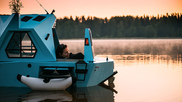 சைக்கிள், போட், கலைப்பாற்றும் ரூம்... எப்படி வேணாலும் பயன்படுத்திக்கலாம்... இப்படி ஒரு வண்டி தாங்க தேவை!