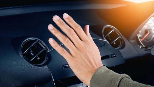 கார் ஏசி திடீர்னு வேலை செய்ய மாட்டேங்குதா... அப்போ இதுல ஏதாவது ஒன்னுதான் காரணமாக இருக்கும்!