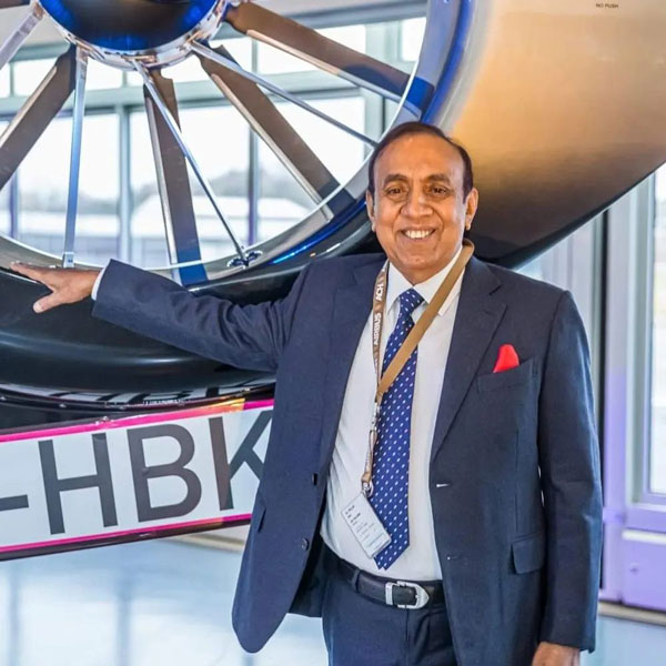 இந்தியாவிலேயே முதல் ஆளாக ஏர்பஸ் சொகுசு ஹெலிகாப்டரை வாங்கிய கேரள தொழிலதிபர்... விலையை மட்டும் கேட்டீங்க மயக்கமே போட்றுவீங்க! 